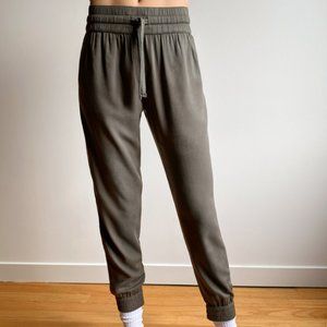 Aritzia casual joggers